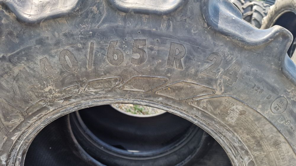 CAUCIUCURI agricole 440/65R24 marca Mitas
