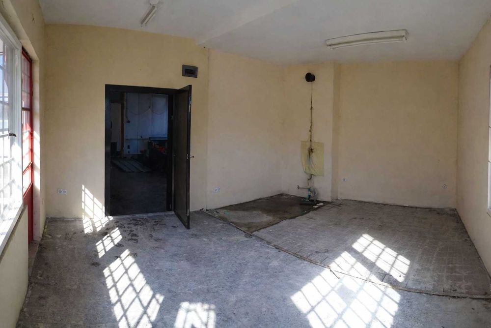 Продава се парцел с действащ търговски обект – директно от собственик