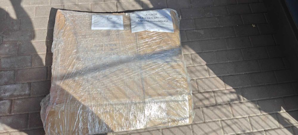 Antena satelit 80 cm cu LNB twin si suport perete. Noua.