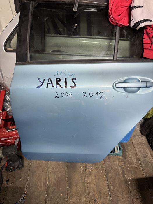 Дверные петли капота тойота Ярис камри 50-55 оригинал