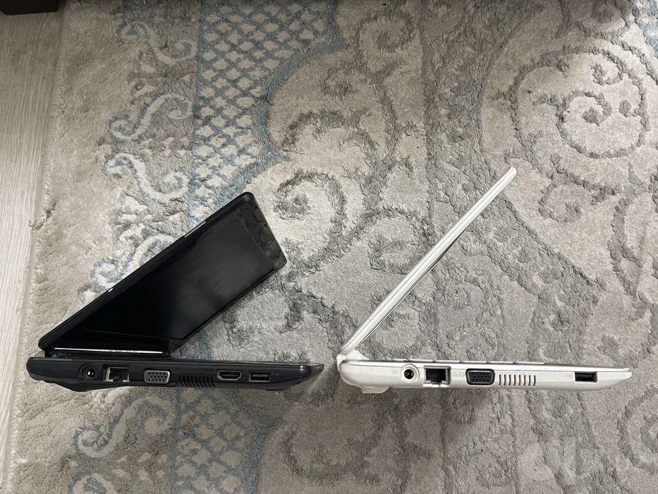 Продам два нетбука Acer за 500000 сум
