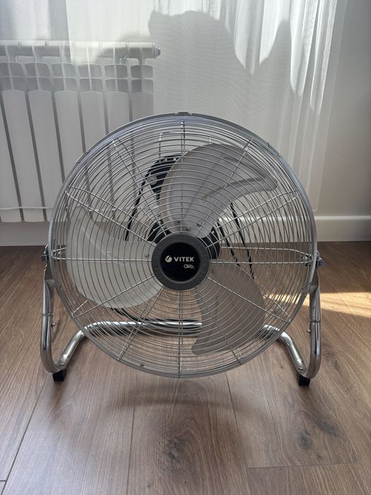 Продам напольный вентилятор VITEK