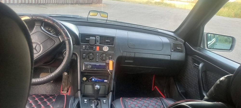 Продаю Мерседес W-202