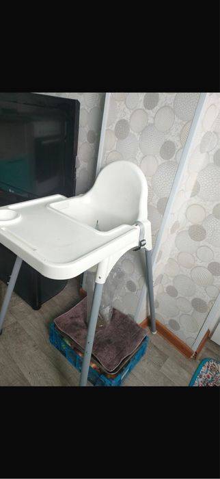Продам детскиц столик
