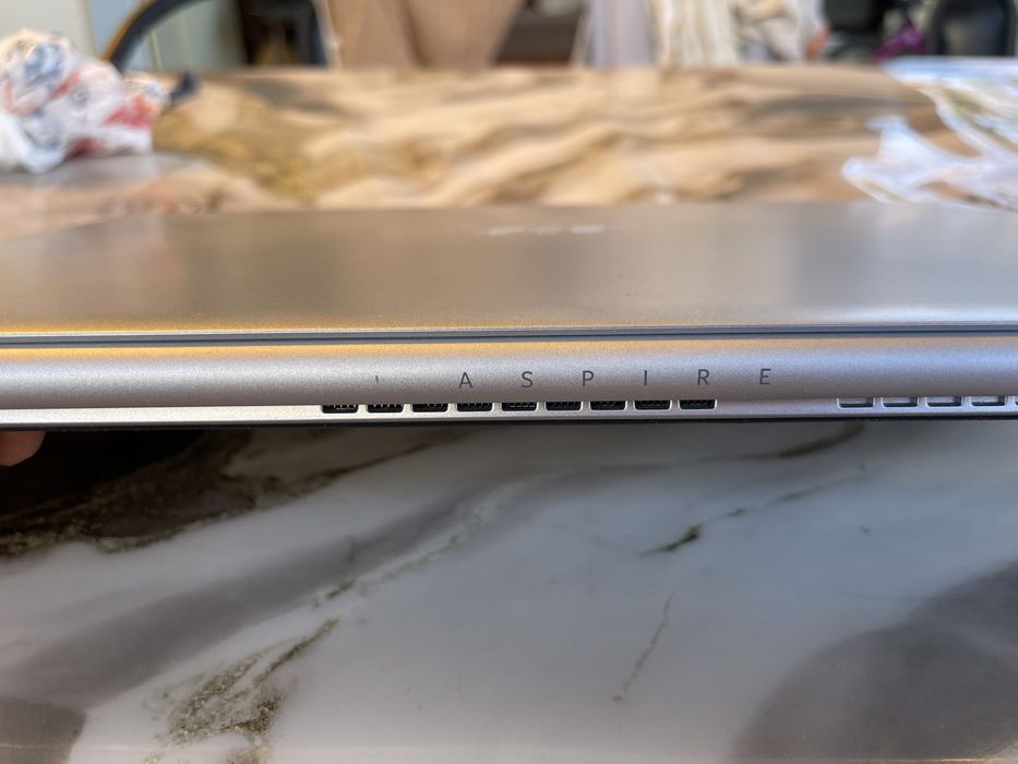 ACER Aspire 118гб SSD 4gb память