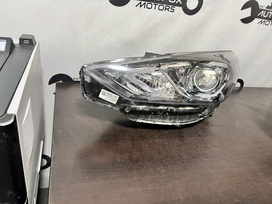 Far stanga Hyundai I30 an dupa 2020