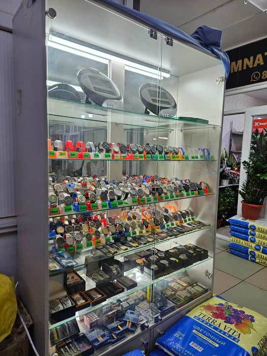 Продам витрину с товаром