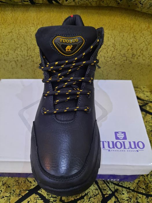 Новые  кроссовки