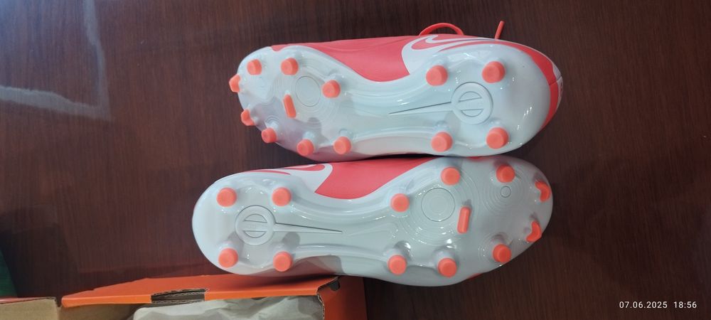 Бутонки Nike за футбол за момиче