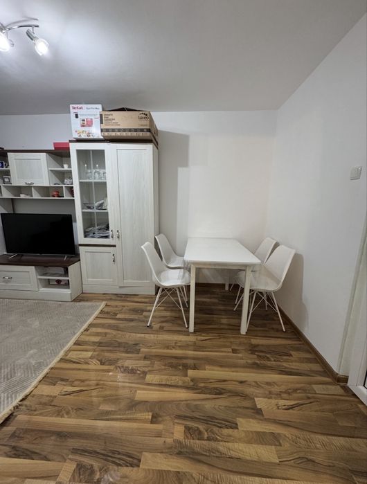 Apartament de închiriat