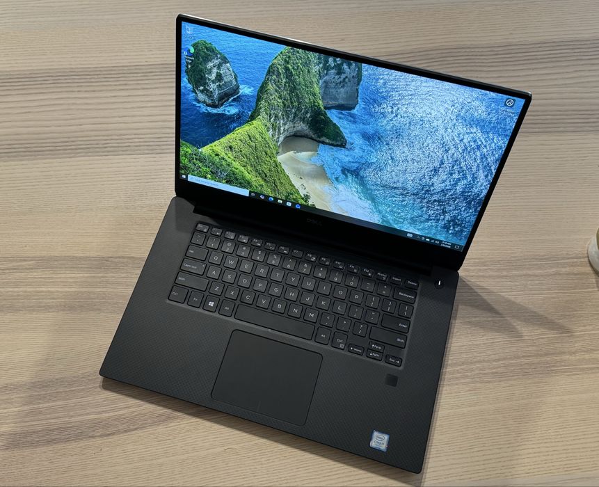 Dell XPS 15 9560 | i7 HQ | 16GB RAM | GTX 1050 | 512GB SSD