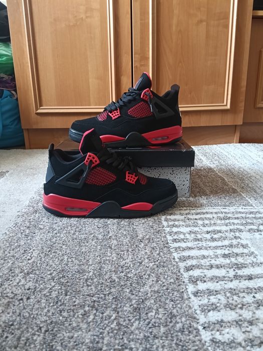 Air Jordan 4 red thunder