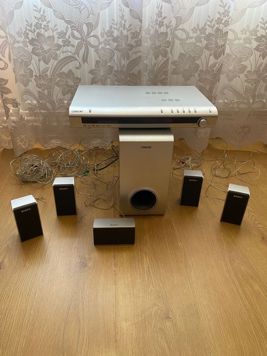 Sistem Home Cinema Sony DAV-DZ10