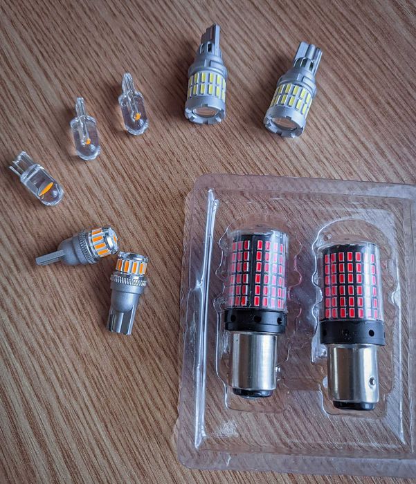 Becuri LED diverse modele