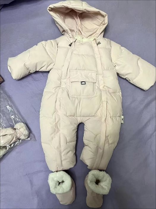 Прдам новый зимний комбенезон