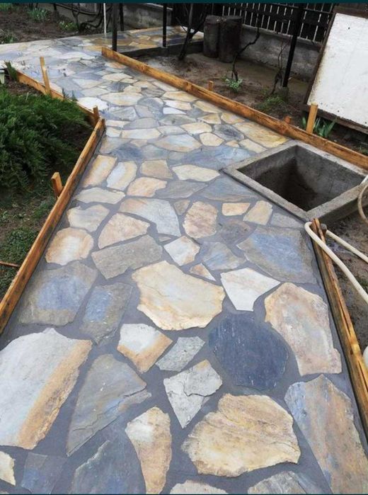 piatra naturala de munte si montaj