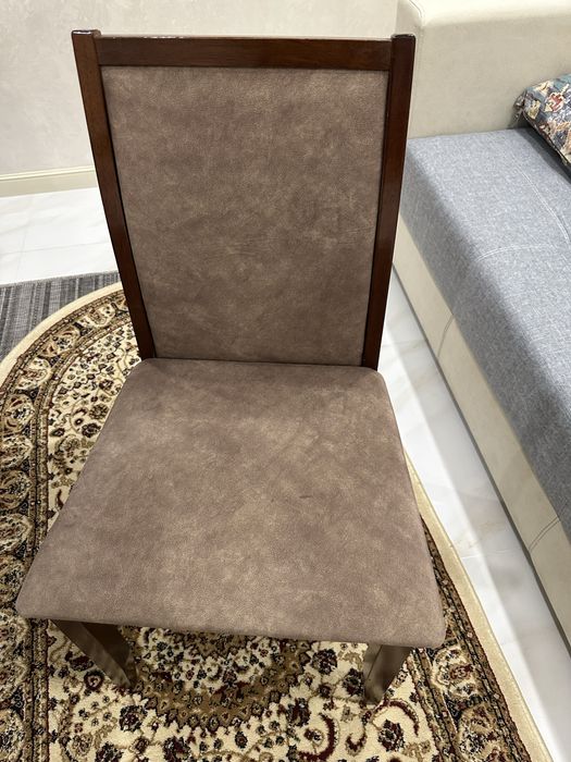 Стол со стульями производства Малайзия