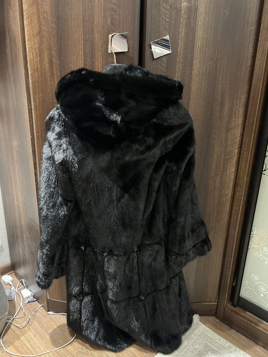 Продам норковую шубу