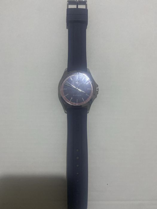 Часы tommy hilfiger
