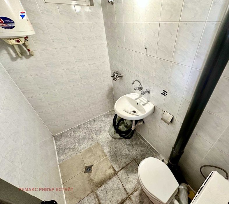 Дава се под наем Промишлена сграда в Русе, Здравец Изток - 2000 кв.м за 4090 € - Снимка #10