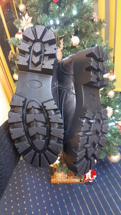 Bocanci piele marimea 37