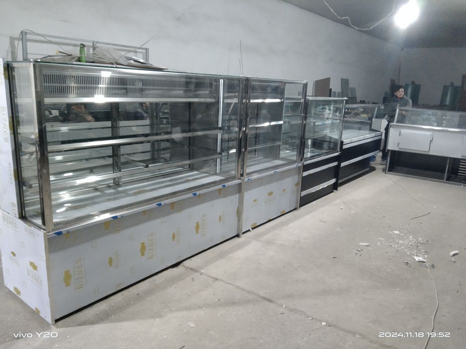 Витрина холодильник торт учун