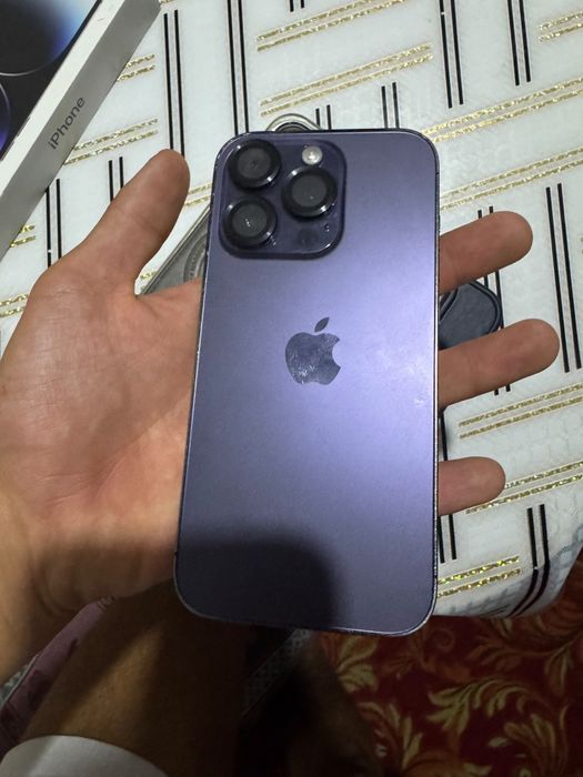 Продам Айфон 14pro