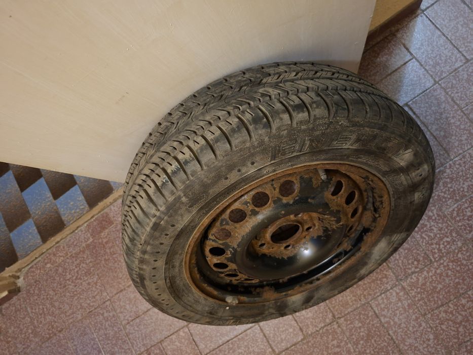 Продавам джанта със стара гума