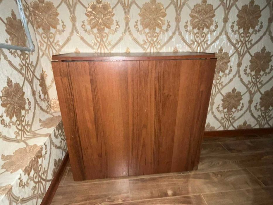 Стол. Раскладной