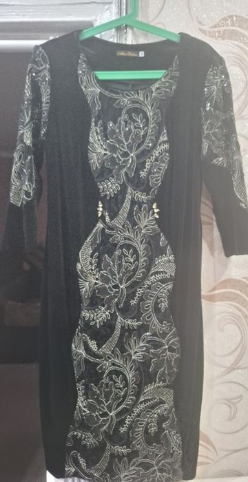 Продам вечерние платья