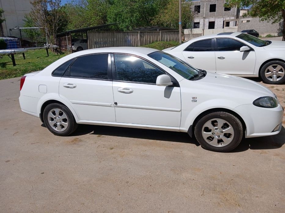 Lacetti Gentra 2023 срочно пробег чистая