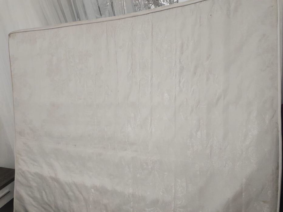 Шкаф сатылады + 180*200 матрас тегін