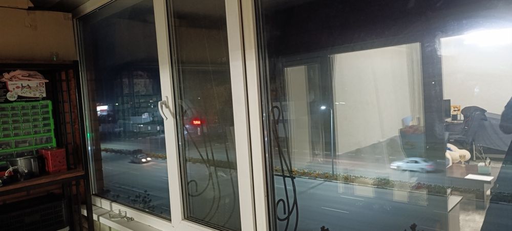 Продам оконную раму в сборе