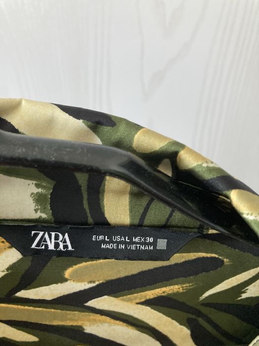 Прекрасни рокли и ризи