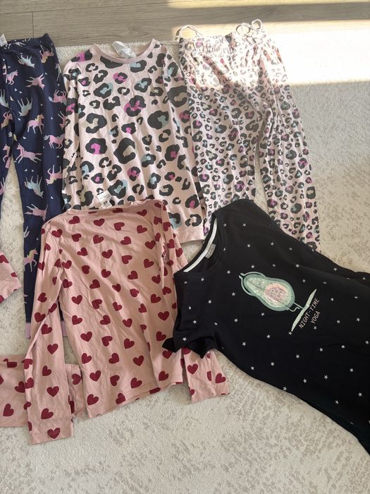 Pijamale fata lot marimea 8-10 si 10-11 ani