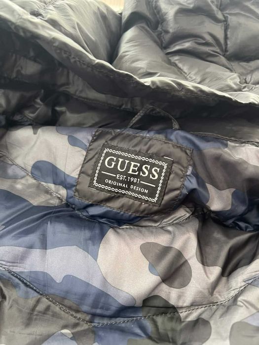 Чисто ново Яке Guess Thermore Black, Размер L