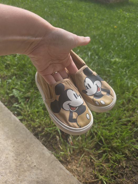 Tenisi mickey + sandale