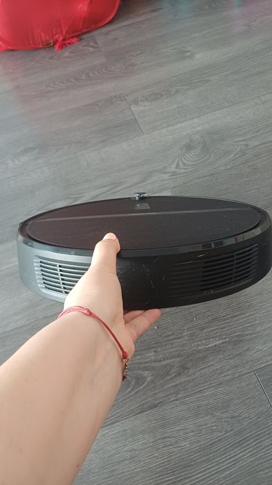 Робот прахосмукачка Roborock E4.