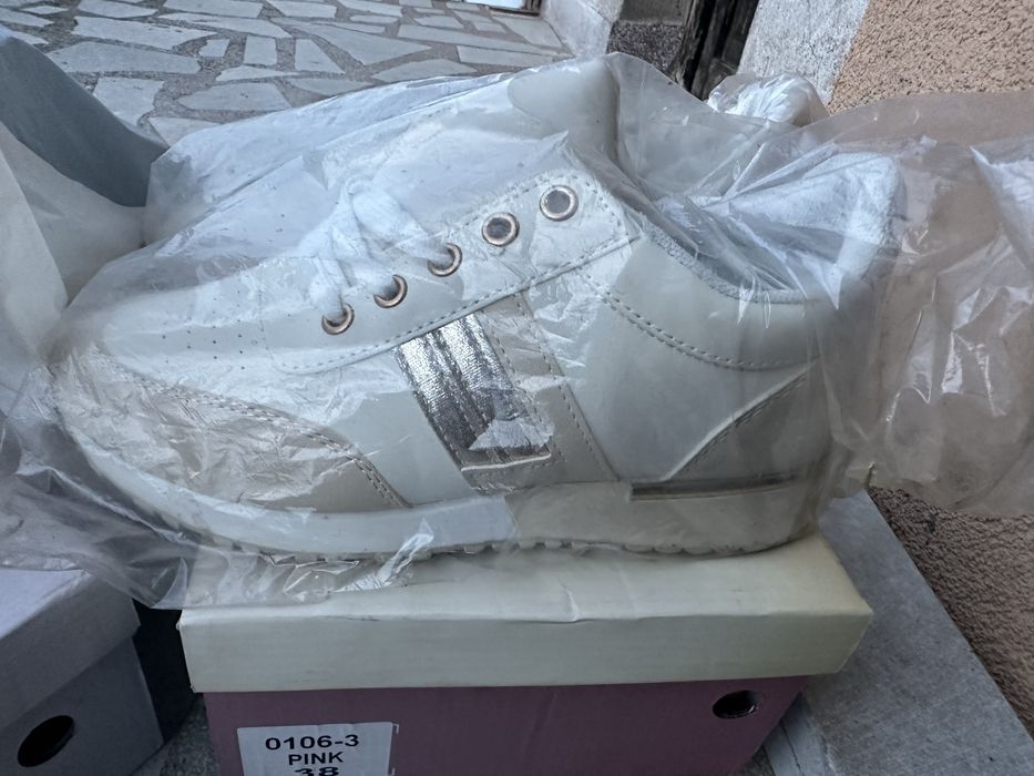 Продавам Дамски обувки