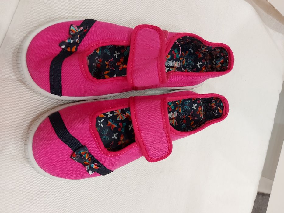 Пантофи за момиче