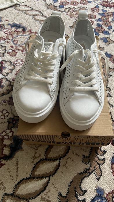 Кожаная женская обувь