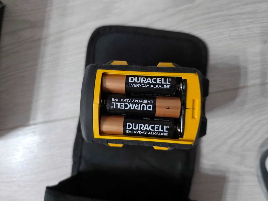 LAX 300 Nivela laser 2 linii incrucisate si 2 puncte fir cu plumb