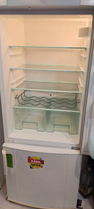 Продавам хладилник ELEKTROLUX