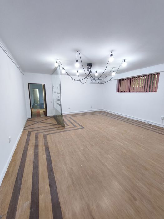 Spatiu comercial de închiriat