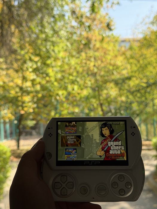 продаю PSP Go в хорошем состоянии