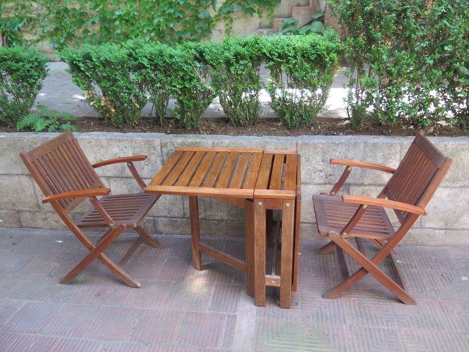 Тиково дърво- маса и 2бр.столове,сгъваеми ,Скандинавски мебели