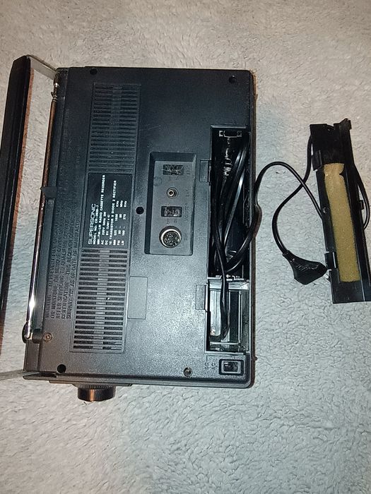 Radio casetofon marca Supersonic