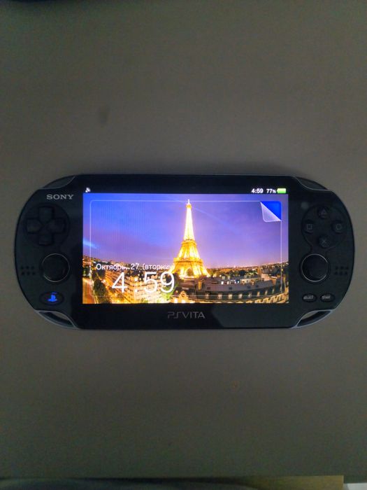 Продаю ps vita всё работает и камера все сенсера тоже прошитая консоль