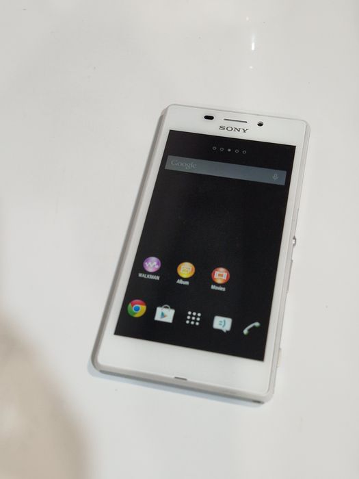Telefon Sony Xperia M cu probleme.  Se vinde pentru piese sau colecție
