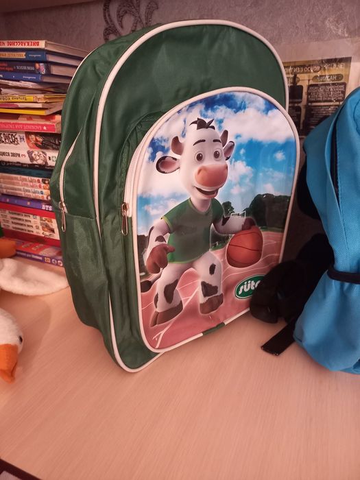 Продаются школьные портфели